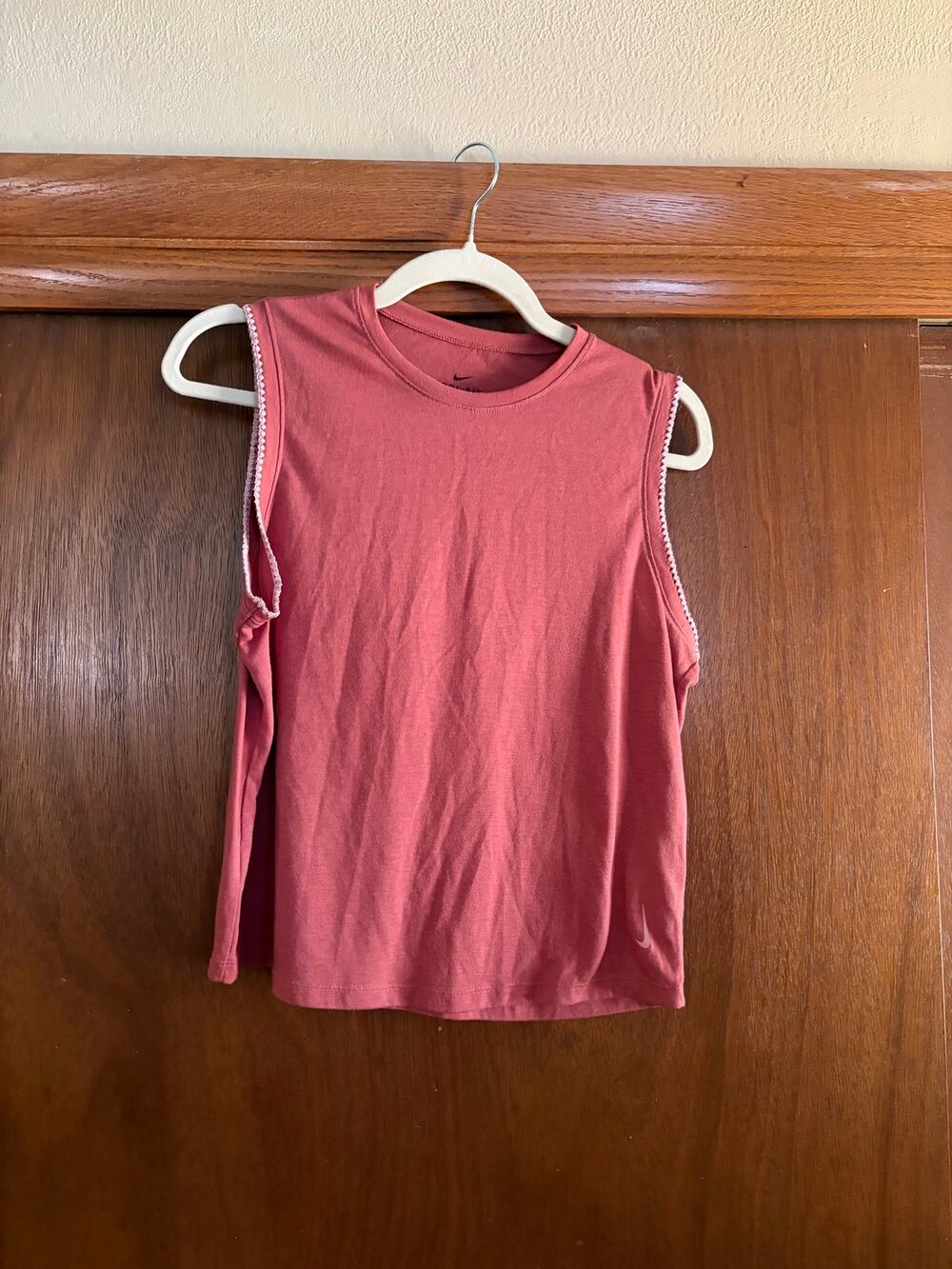 Nike Dri-FIT Tank Top Women's M Pink Sleeveless Athletic Workout Running Gym